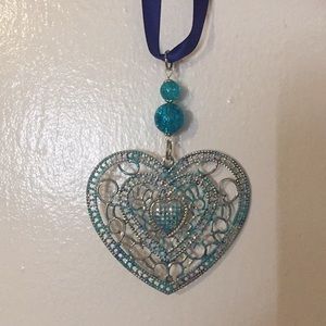 Heart pendant necklace
